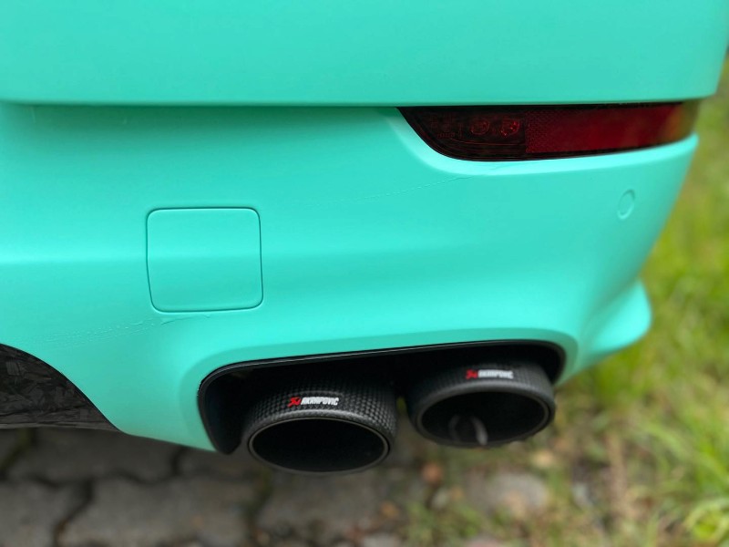 porsche-2.jpg