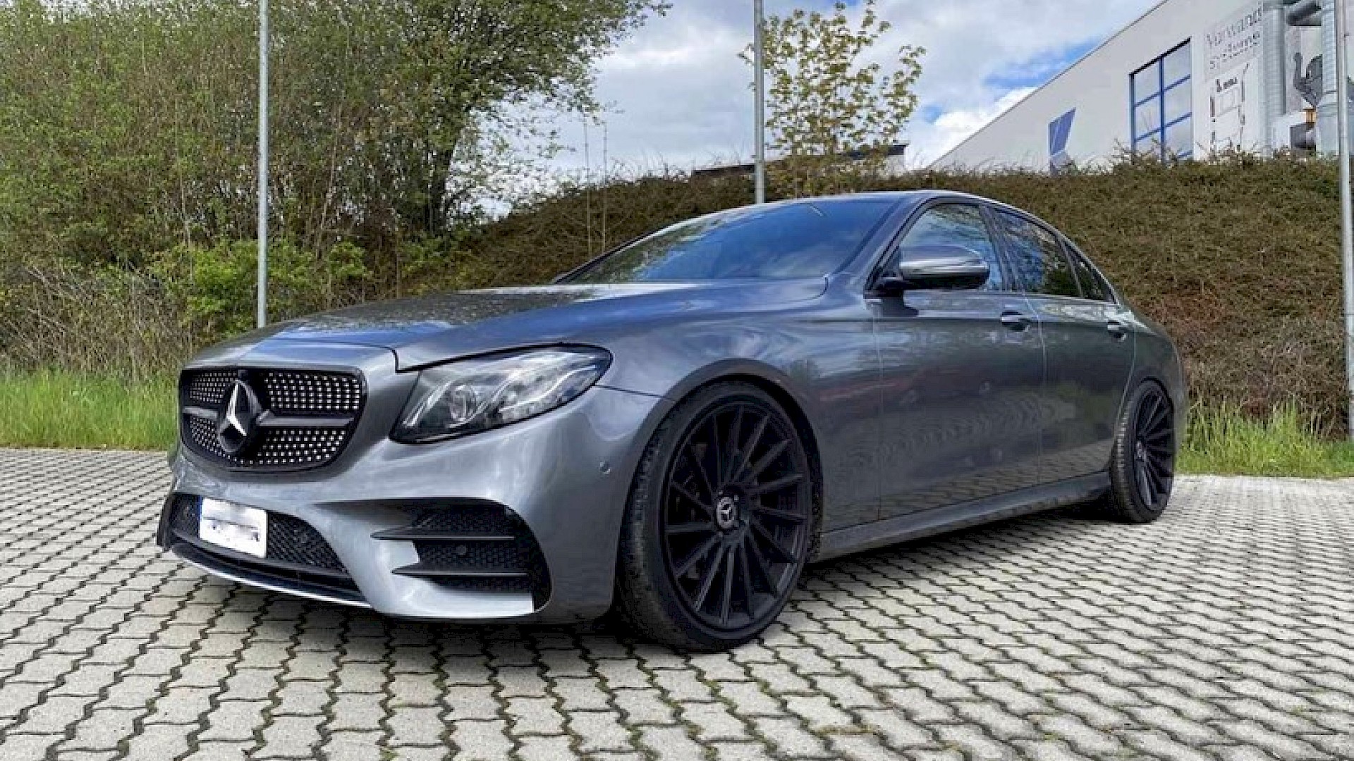 Mercedes E63 AMG