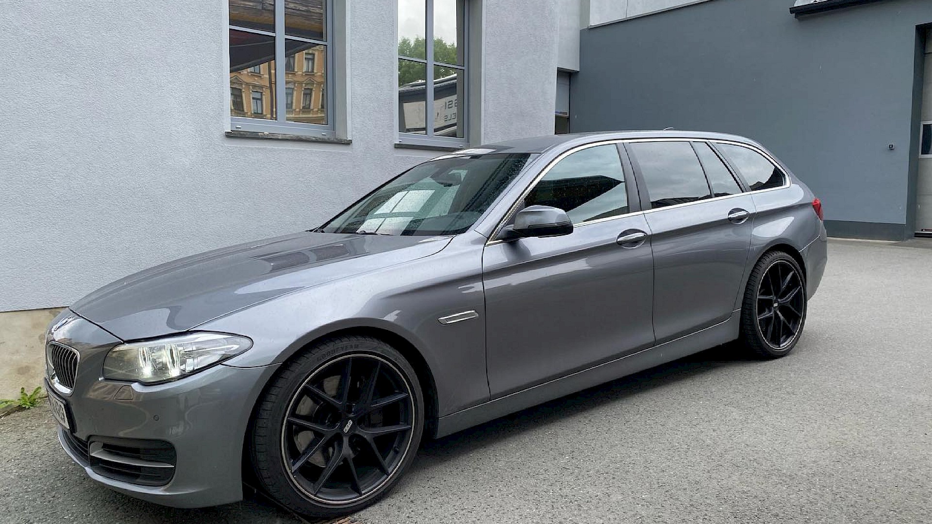 BMW F11